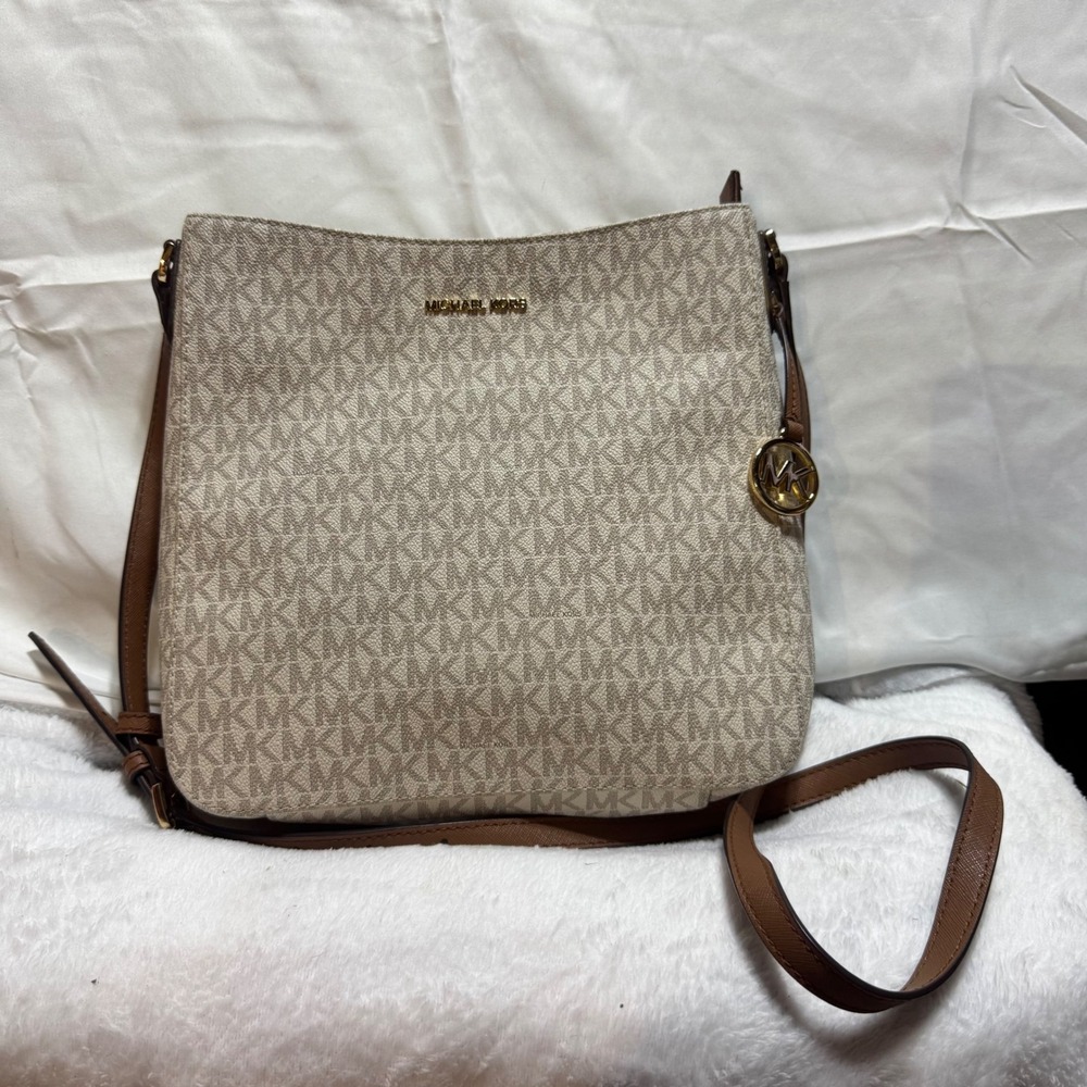 Michael Kors Jet Set Travel Large Logo Messenger Crossbody Bag Vanilla